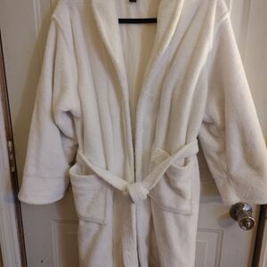 Nicole Miller New York, Medium Women's Robe White terry cloth knee length soft
